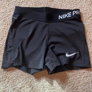 black nike pro